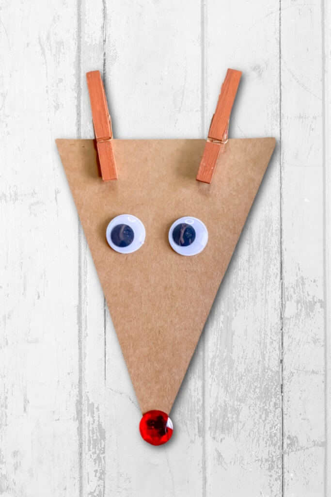 adorable-reindeer-clothespin-craft-with-construction-paper Adorable Reindeer Clothespin Craft With Construction Paper