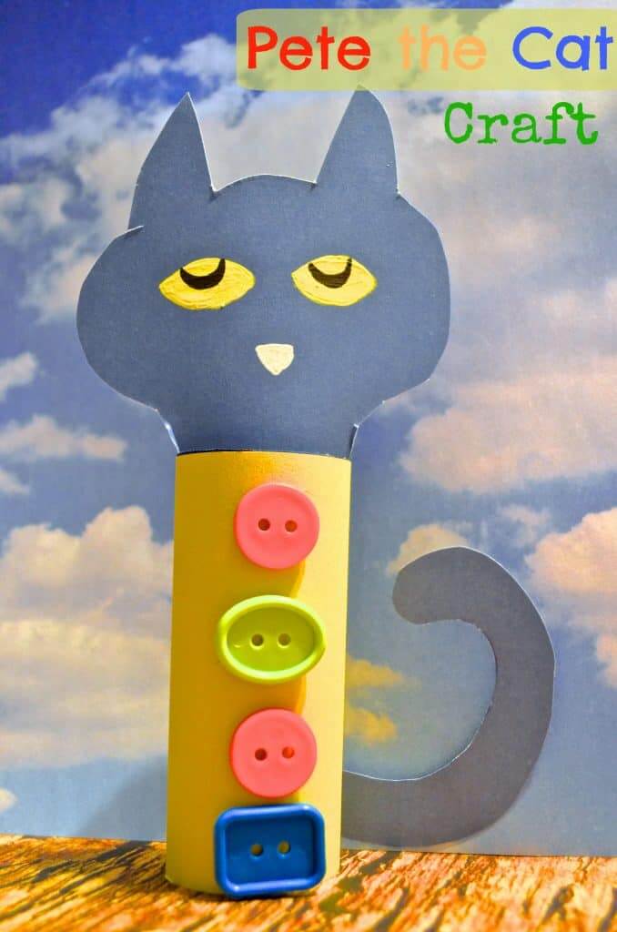 creative-pete-the-cat-button-craft-activity-using-toilet-paper-tube Creative "Pete The Cat" Button Craft Activity Using Toilet Paper TubeButton Craft Using toilet paper roll