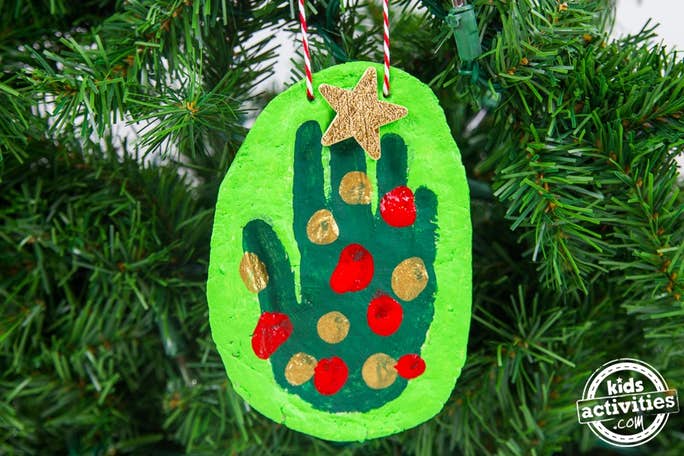 creative-tree-handprint-keepsake-craft-for-your-christmas-tree Creative Tree Handprint Keepsake Craft For Your Christmas Tree