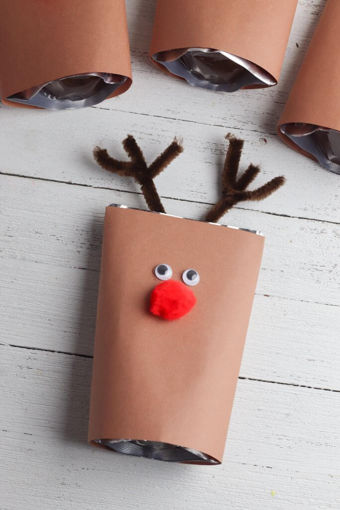 cute-juice-cane-paper-reindeer-craft-using-pipe-cleaner-and-pom-poms Cute Juice Cane Paper Reindeer Craft Using Pipe Cleaner & Pom Poms