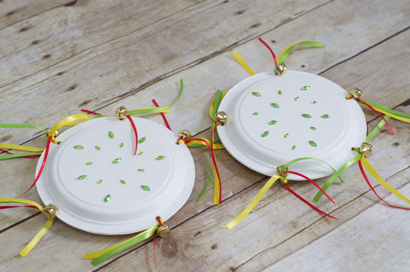 diy-easy-paper-plate-tambourine-craft Tambourine Musical Instrument Crafts DIY Easy Paper Plate Tambourine Craft
