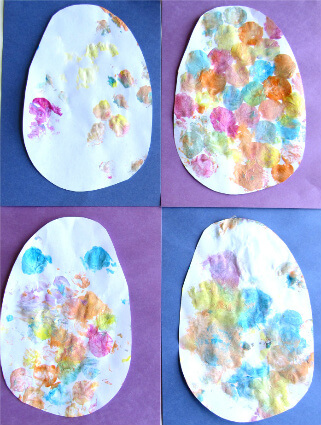 easy-bubble-wrap-easter-egg-painting-hack-for-preschoolers Easy Bubble Wrap Easter Egg Painting Hack For Preschoolers