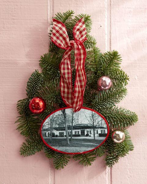 easy-christmas-photo-board-ornament-craft Easy Christmas Photo Board Ornament Craft Wood Christmas Crafts