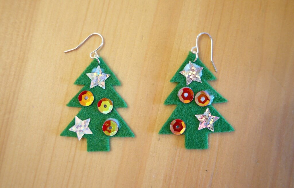 easy-felt-christmas-tree-earring-using-bead-paper Easy Felt Christmas Tree Earring Using Bead & Paper : DIY Christmas Earrings