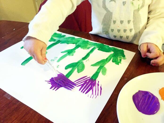 easy-fork-flower-painting-art-ideas-for-preschoolers Easy Fork Flower Painting Art Ideas For Preschoolers Fork Flower Painting Art Ideas