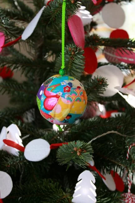 easy-peasy-fabric-scrap-styrofoam-ball-christmas-ornament-craft Easy-Peasy Fabric Scrap Styrofoam Ball Christmas Ornament Craft Styrofoam Balls Crafts & Ornaments for Christmas