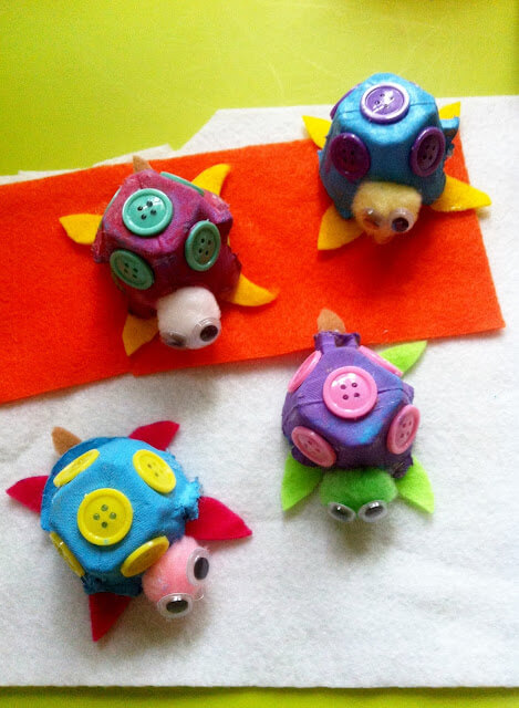 easy-to-make-egg-carton-turtle-craft-using-buttons Easy To Make Egg Carton Turtle Craft Using Buttons