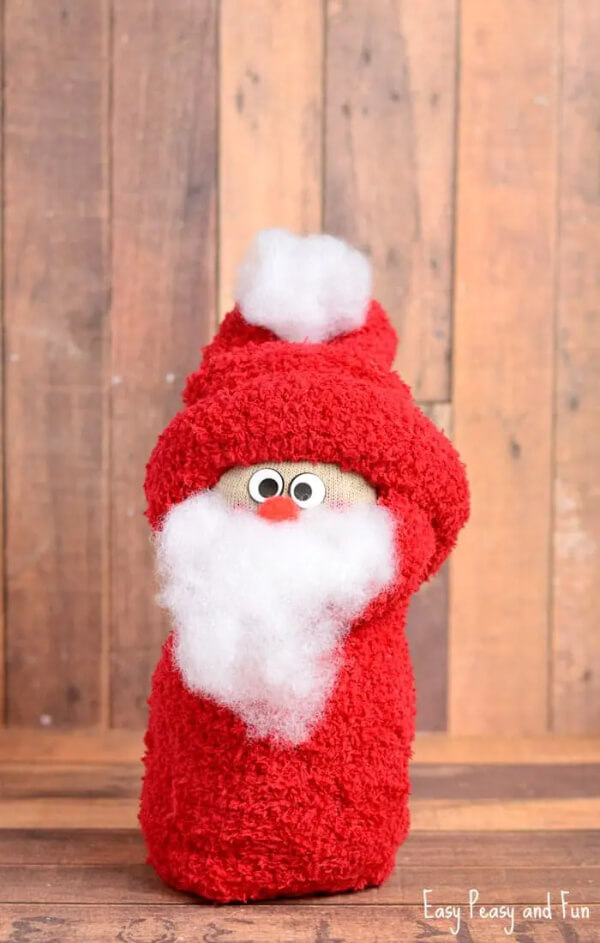 festive-santa-crafts-for-kids-12 Sock Santa Christmas Santa Crafts Made With Everyday Supplies