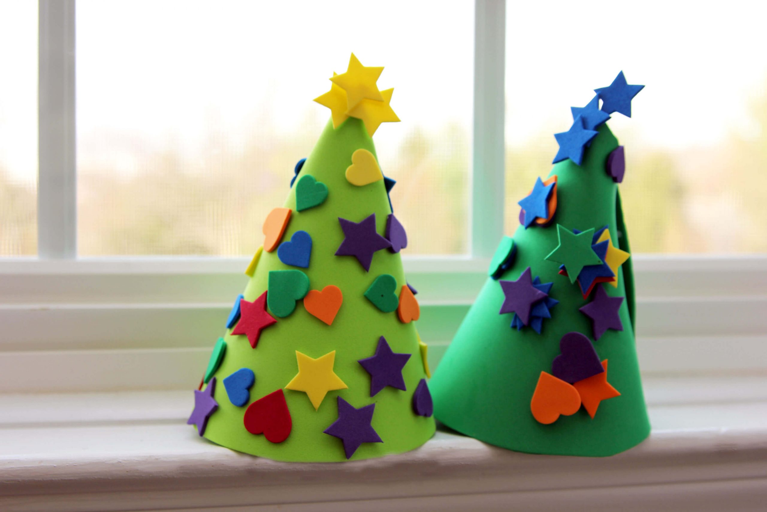 little-christmas-tree-craft-made-with-foam-for-preschoolers-scaled-1 Little Christmas Tree Craft Made With Foam For Preschoolers