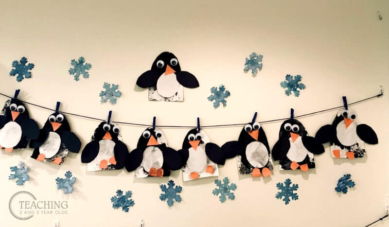 penguin-garland-wall-decor-idea-for-playgroup-classroom Unique Marble-Painted Penguin Craft For Wall Decoration  Classroom Decoration Ideas for Preschool
