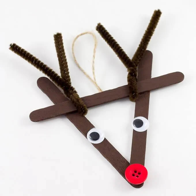 popsicle-reindeer-ornament-craft-with-pipe-cleaner Popsicle Reindeer Ornament Craft With Pipe Cleaner