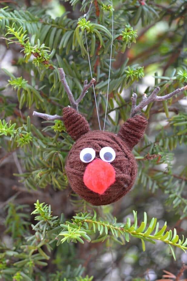 simple-reindeer-ornament-craft-using-yarn Simple Reindeer Ornament Craft Using Yarn