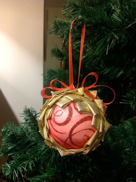 sparkling-christmas-ornament-craft-idea-with-styrofoam-and-shinny-ribbons Sparkling Christmas Ornament Craft Idea With Styrofoam & Shinny Ribbons