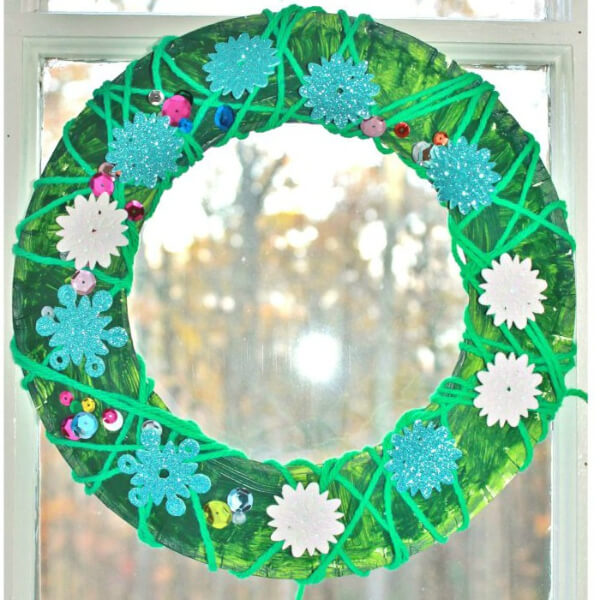 yarn-and-paper-plate-wreath Yarn Wrapped On Paper Plate  Craft