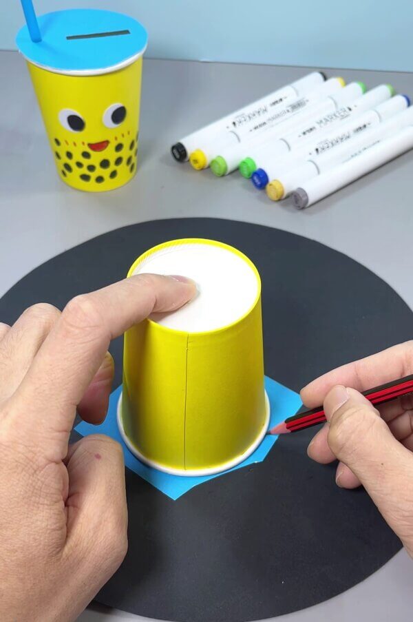 Tracing Circle Using Pencil - Create your own craft with this do-it-yourself activity.