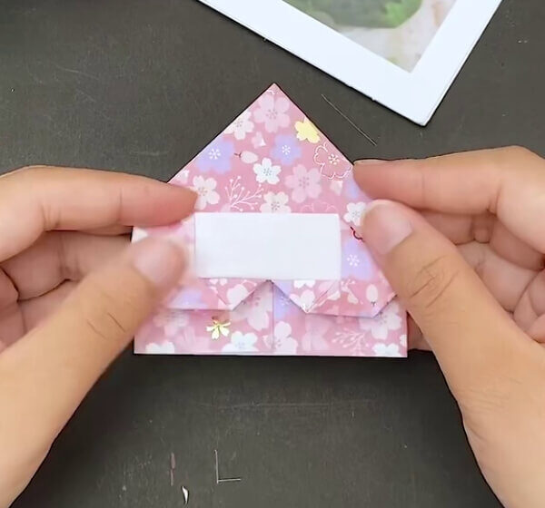 Repeating The Process On The Other Side As Well.- This comprehensive tutorial will instruct you in how to construct an Origami Heart Envelope.
